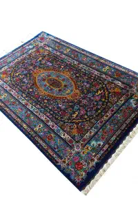 بافنده قالی ابریشیم زر و نیم