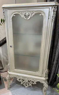 گنجه ویترین سلطنتی نئوکلاسیک