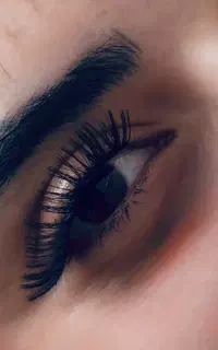 کاشت مژه هزینه 350 تا 450