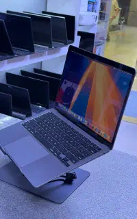لپ تاپ آهنگسازها و دیجی ها MAC BOOK air 2020