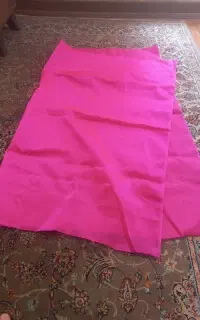 نخ ابریشمی گلدوزی و پارچه ساتن