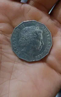 سکه ی انگلیس با نقش ملکه الیزابت