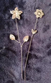 شاخه گل نقره