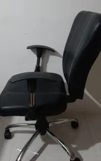 صندلی مدیریتی چرخان