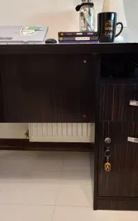 میز تحریر و صندلی گردان