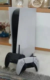 فروش ps5 فت در حد همراه با دو دسته