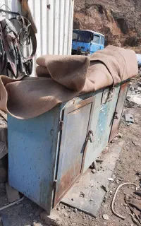 میز کار اهنی