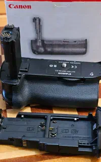 گریپ باتری کانن BG-E11 برای 5D mark III 5DS 5DSR