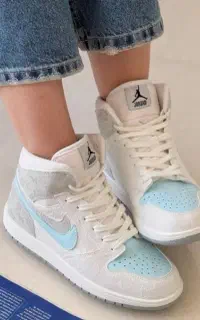 کتونی تازه گرفتم نونو ولی سایز پام نیست