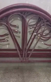 تخت فلزی