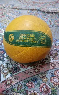 توپ والیبال