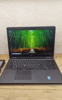 لپتاپ DELL با وسایل
