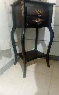 میز تلفن سالم و بدون شکستگی