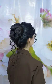 میکاپ و شنیون فوق حرفه ای فقط ۱۲۰۰