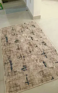 یک فرش دو متری