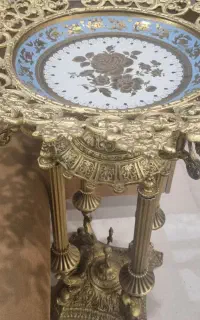 جامیوه ای کنار سالنی