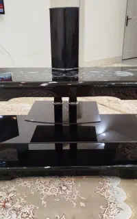میز تلویزیون شیشه ای