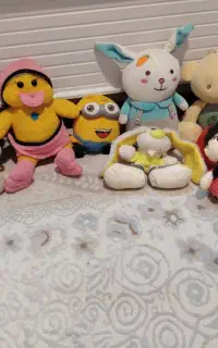 عروسک اسباب بازی