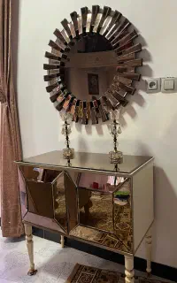 آینه و کنسول و شمعدان