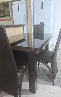 میز غذاخوری ۴ نفره ی سالم
