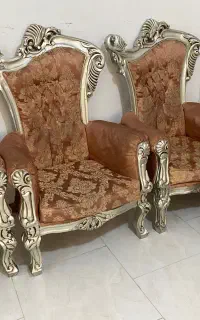 مبل سلطنتی ۹نفره همراه با میزناهار خوری ۴نفره