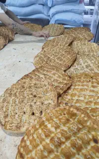به یک وردست فطیر یا بربری نیازمندیم
