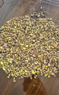 مغز پسته تا پسته کامل از یک کیلو تا تناژ در خدمتیم