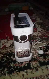 قهوه ساز،درحدنوفقط چندروزاستفاده شده کارنتی دار