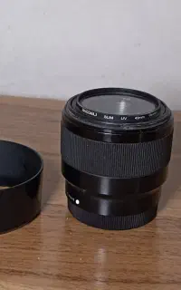 لنز ۵۰ F1.8    سونی