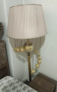 شمعدانی و چراغ خواب