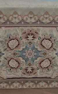 پشتی فرشی