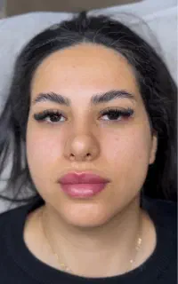 خدمات تخصصی اکستنشن مژه و لیفت ابرو و مژه