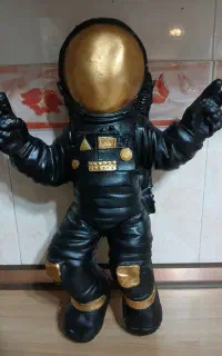 عروسک آدم فضایی از جنس پلاستیک ABS