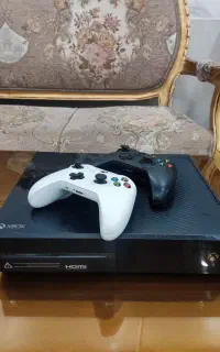 ایکس باکس وان با ۲ عدد دسته