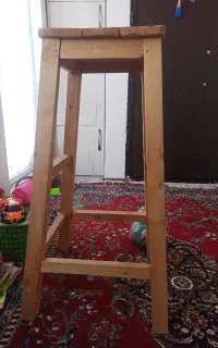 چهار پایه چوبی