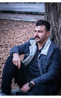 عکاسی خیابانی پرتره و مدلینگ خاص با ادیت حرفه‌ای