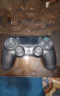 دسته اصلی ps4  یا پلی چهار