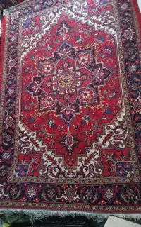 فرش هریس تاجری رجش۲۰ زمینه قرمز ۶۱۰ایلمک