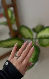 خدمات کاشت ناخن