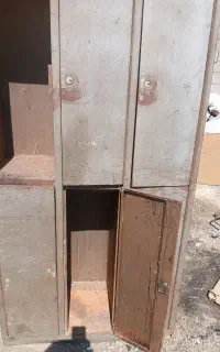 جا لباس فلزی