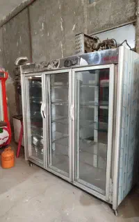 یخچال سه و دو در پشت در حد و بستنی شیش ماه ضمانت