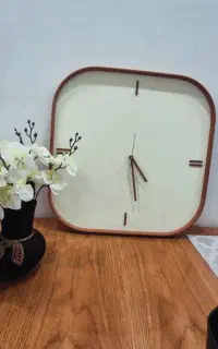 ساعت دیواری