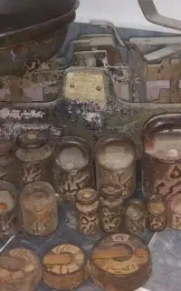 ترازو قدیمی با سنگ کیلو