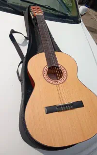 گیتار در حد نو