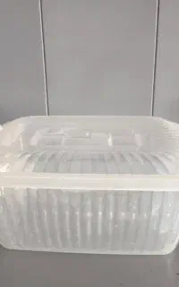 ۱۹ عدد ظرف پلاستیکی درب دار
