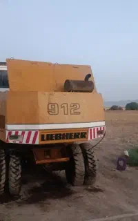 بیل مکانیکی ۹۱۲