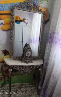 آینه و میز