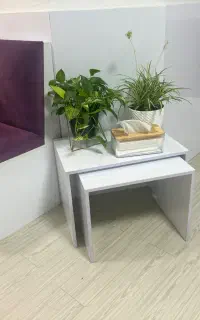 کانتر پذیرش و ۴عدد مبلمان انتظار و دو عدد عسلی