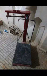 یک عدد باسکول سنگی ۳۰۰کیلوی در حد نوه بفروش میرسد