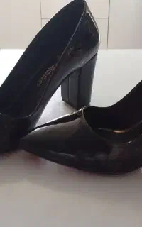 کفش مجلسی ورنی مشکی پاشنه ۱۰ سانت